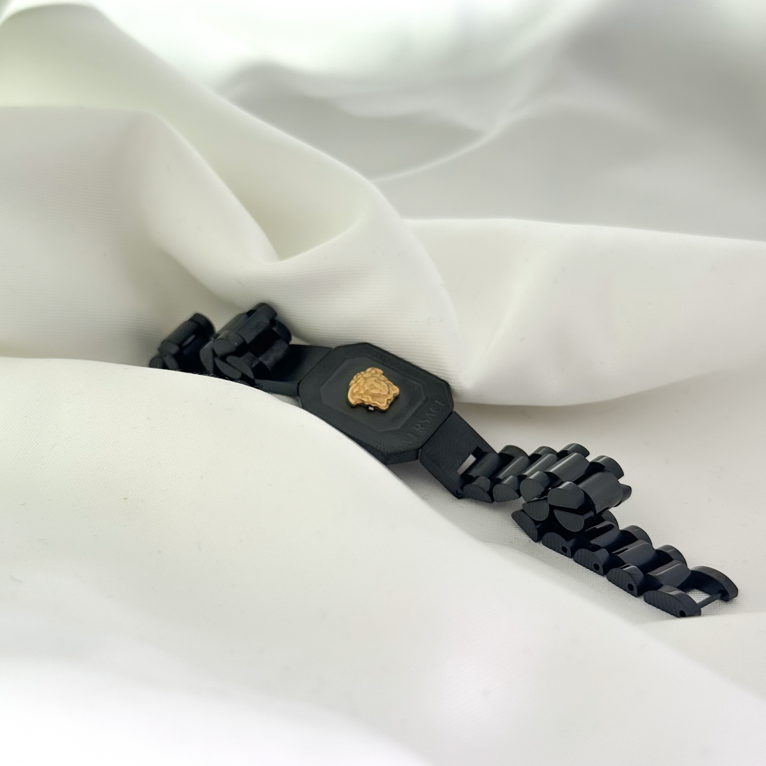 Versace Braclet Black & Gold For Men/Women By پرانی یاد